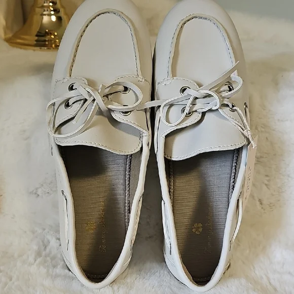 NWT! Tommy Bahama Women's Cream Moccasins - Picture 11 of 16